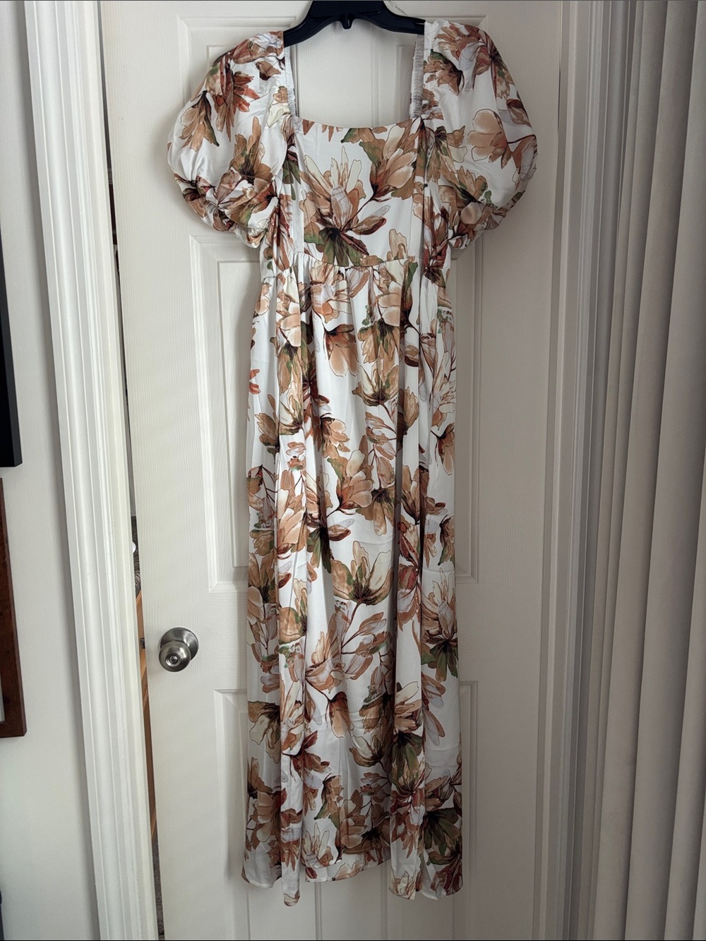 Hayden White Floral Puff Sleeve Maxi Dress